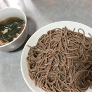 ふんわり鶏つくねのつけ蕎麦